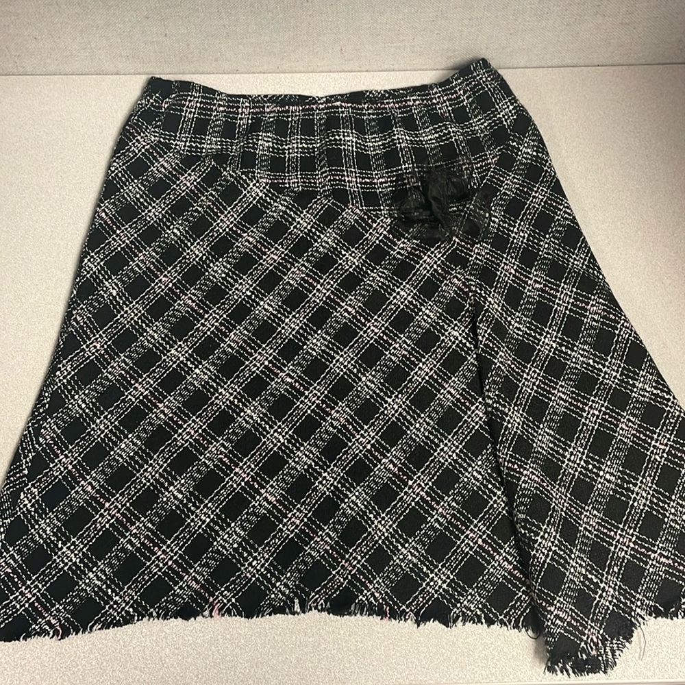 Black tweed patterned skirt
